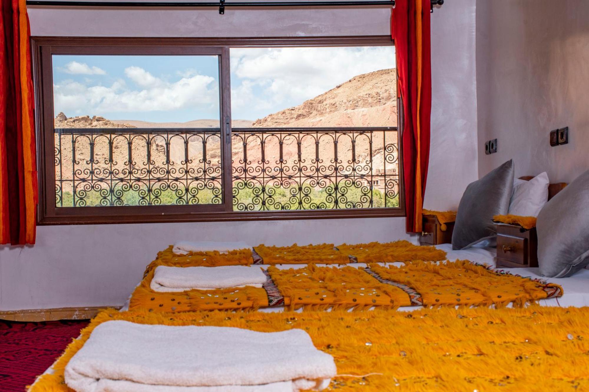 Hotel Awayou Bou Tharar Экстерьер фото