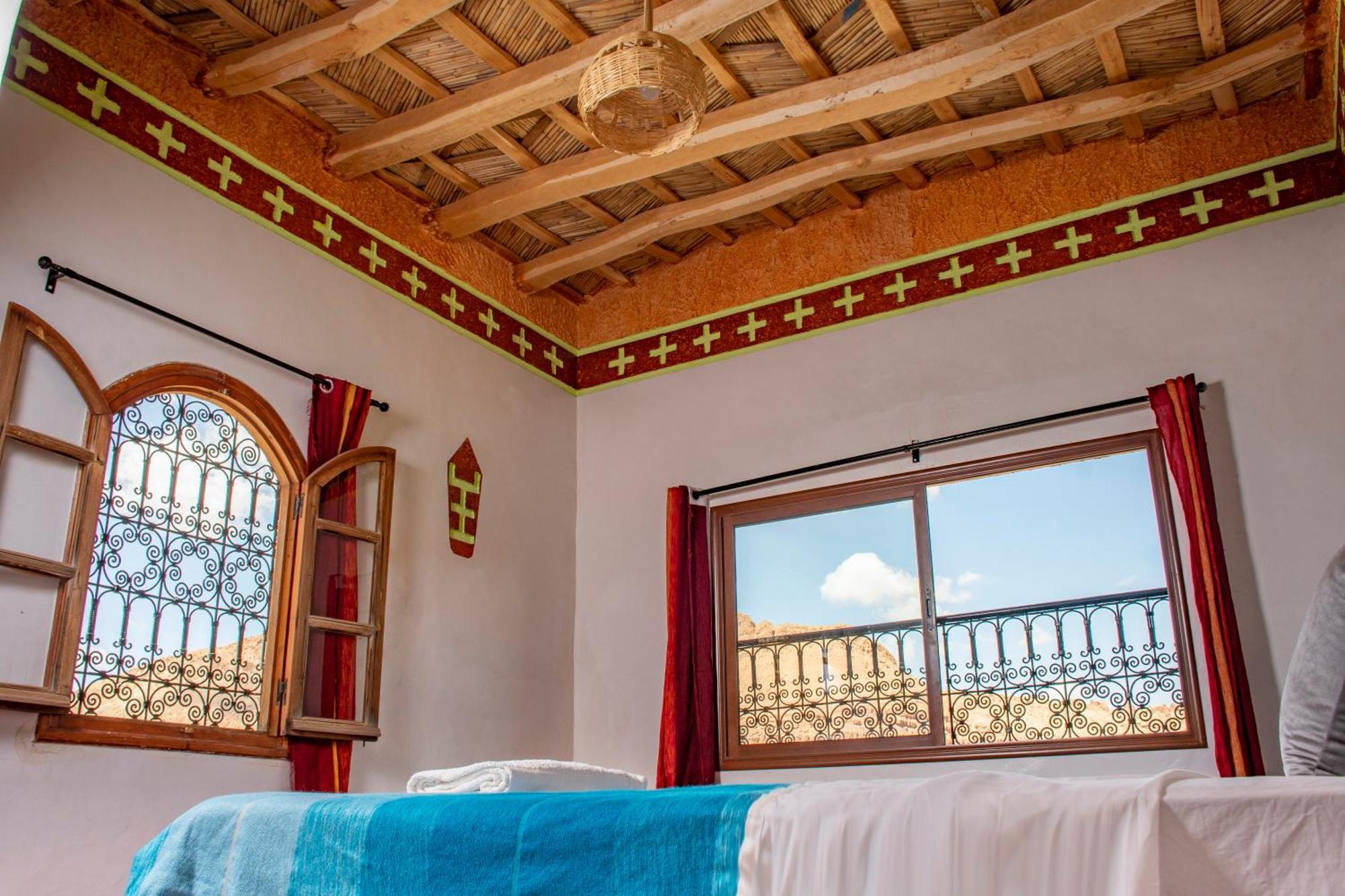 Hotel Awayou Bou Tharar Экстерьер фото