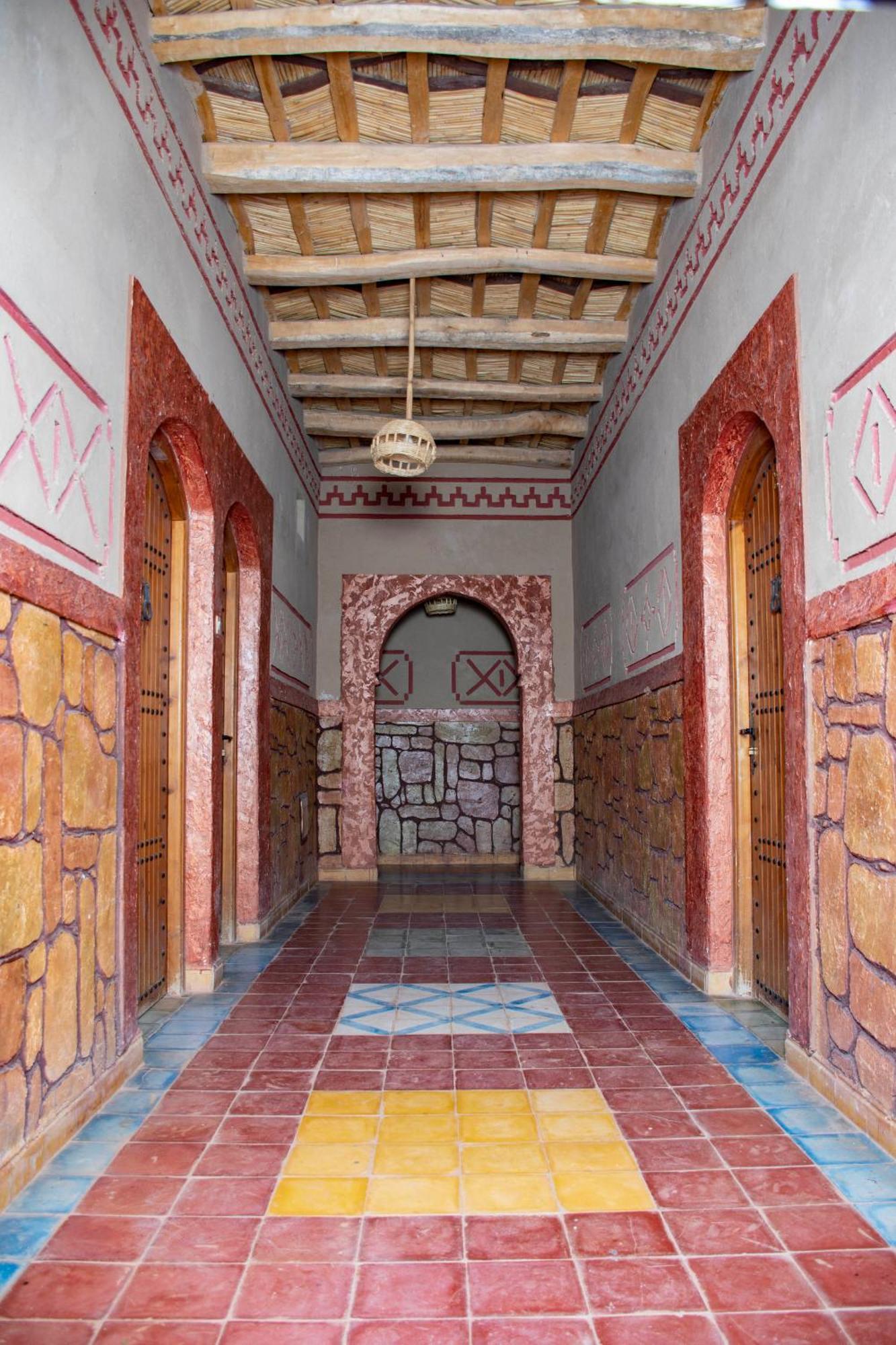 Hotel Awayou Bou Tharar Экстерьер фото