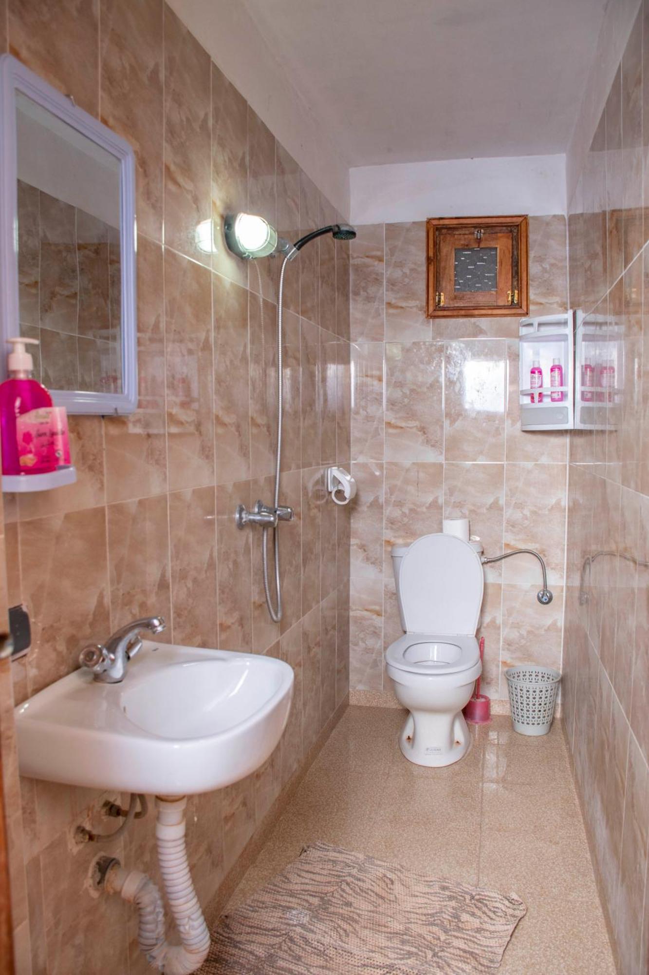 Hotel Awayou Bou Tharar Экстерьер фото